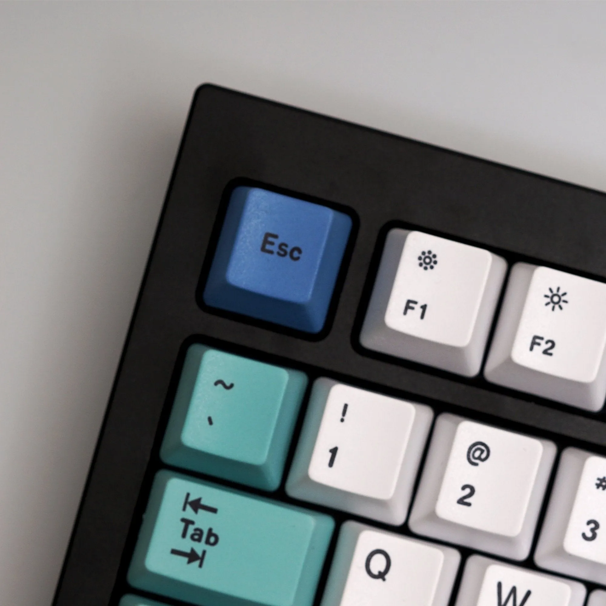 Custom Q1 QMK Mechanical Keyboard (Q1 Carbon Black)( Iceberg Keycap)