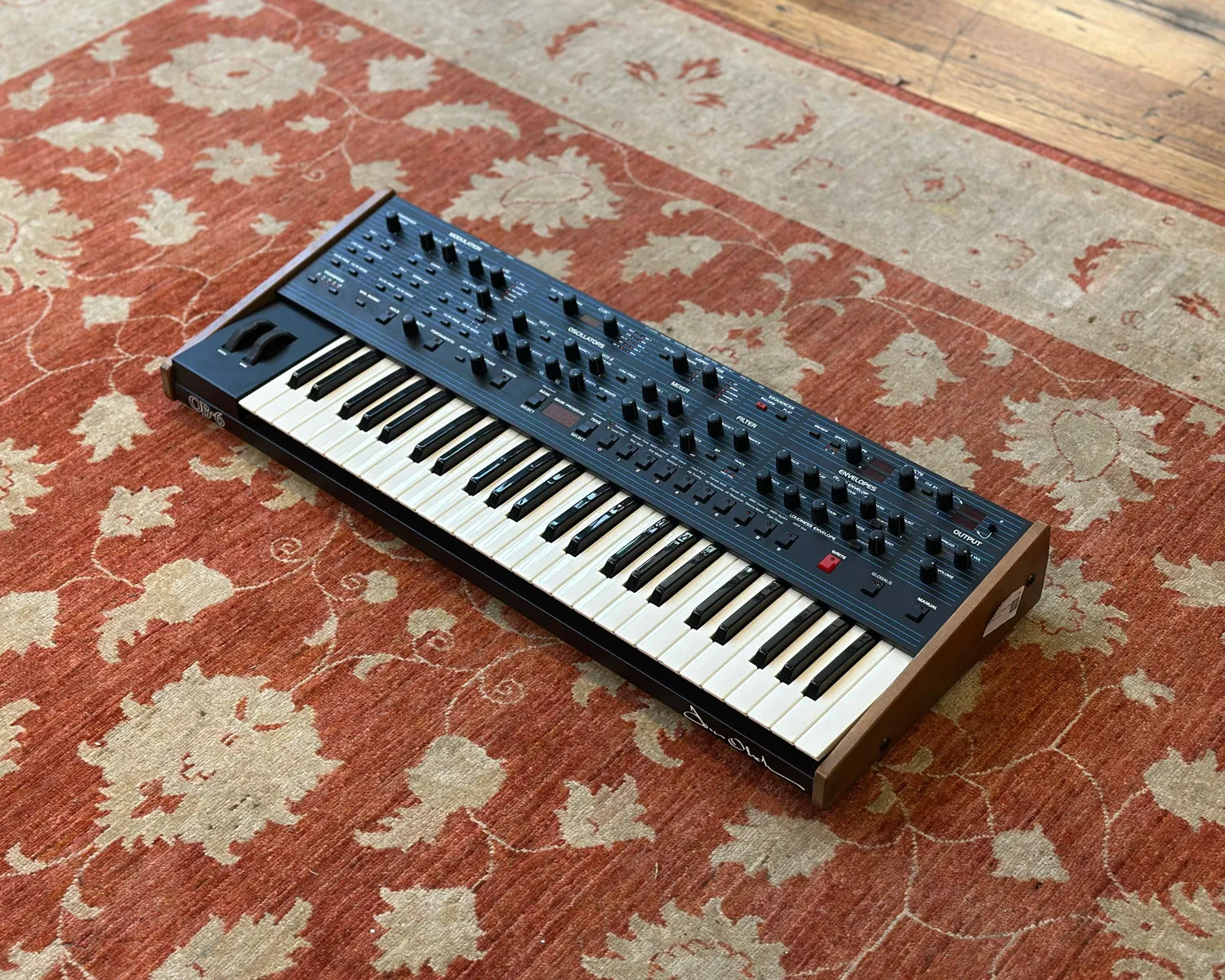 Dave Smith Instruments Oberheim ob6