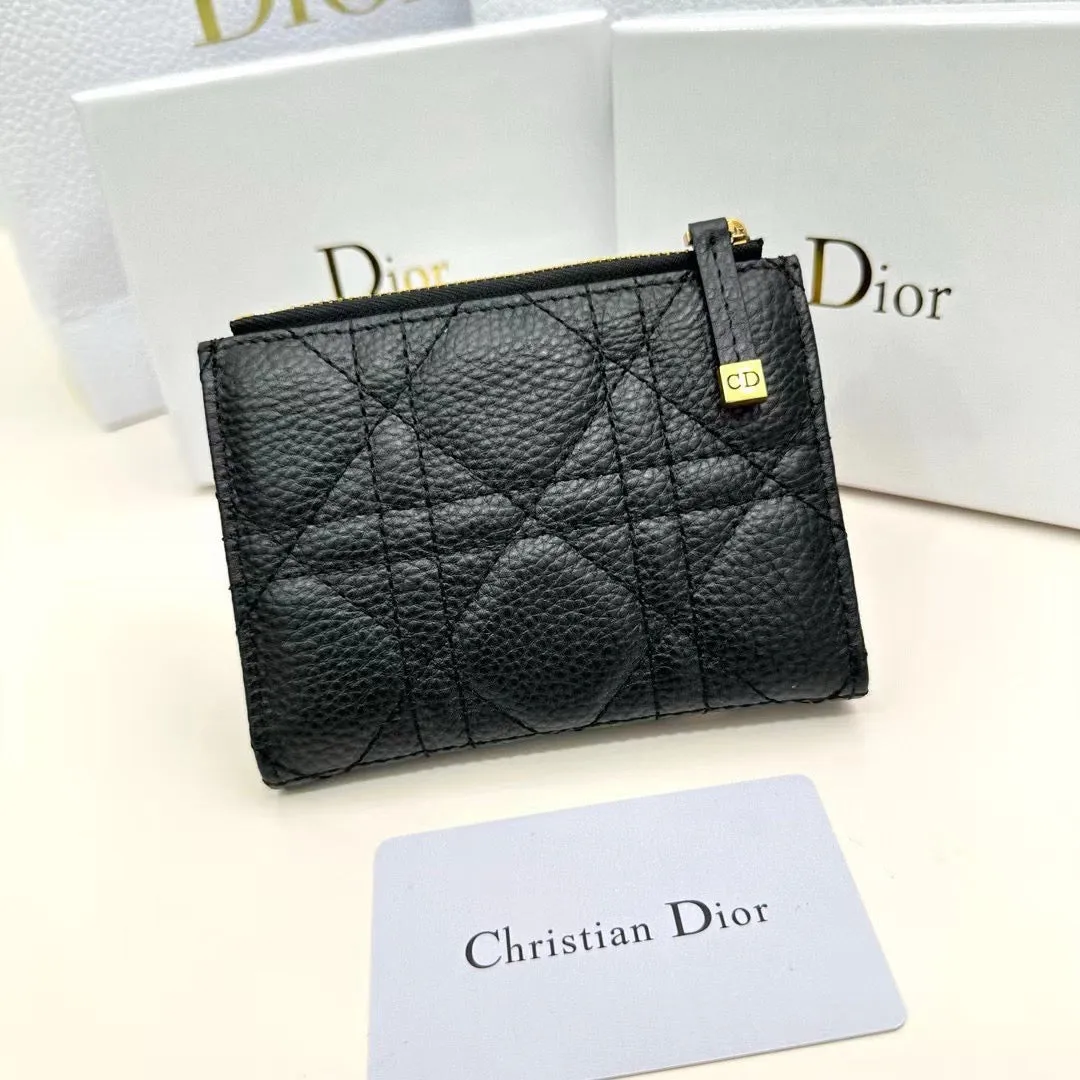 DR372 Dior Caro Dahlia Wallet / 4.5 x 3.5 x 1 inches